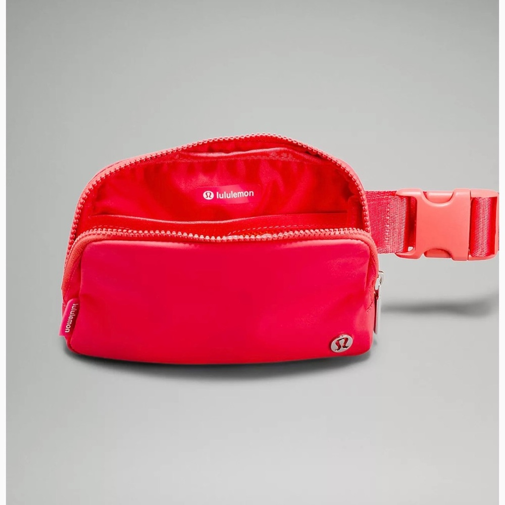 🌺🌺  Everywhere belt bag. 🌺🌺 - Picture 1 of 4